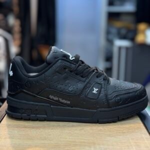LV trainer 54 black